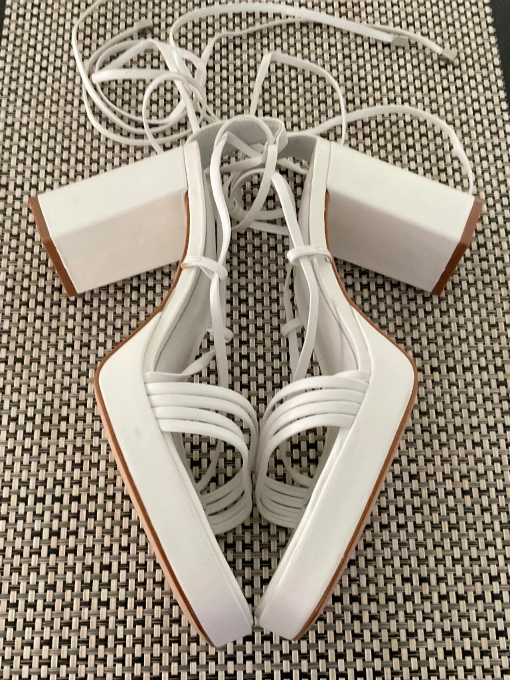 SCHUTZ Glenna Platform Ankle Tie Platform White Size 10